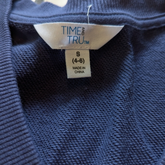 Time and Tru Long Sleeve - Picture 2 of 3